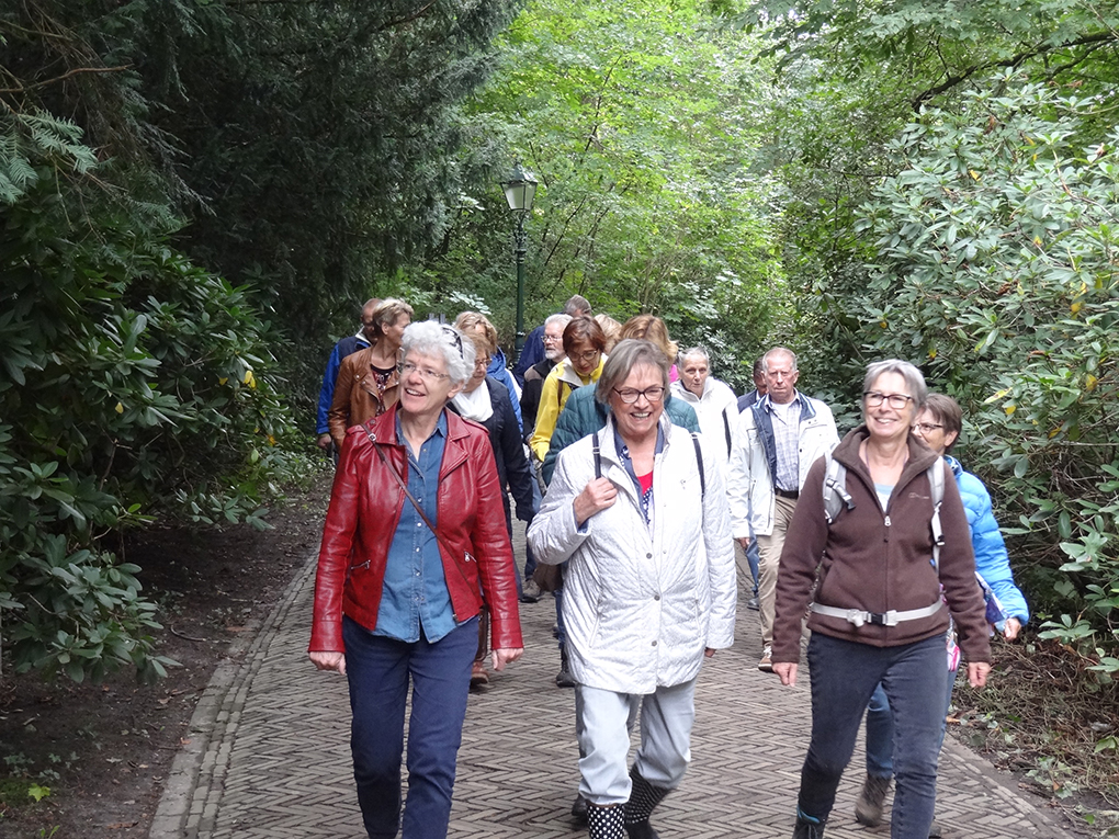  Uistapje 2017, rondleiding in de natuur en uitleg van de natuur. 